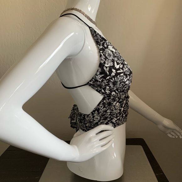 Olivaceous Wrap Tie Floral Top - Picture 4 of 7